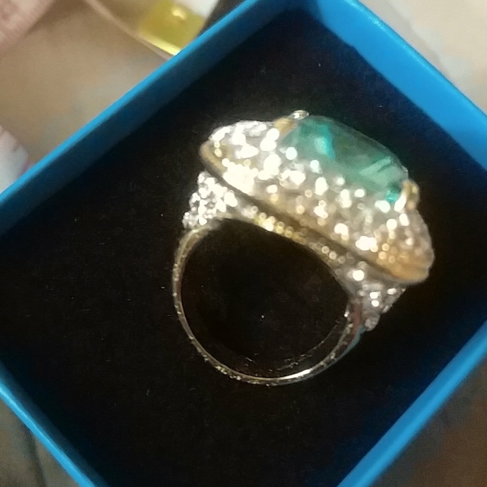 Statement Ring - Picture 3 of 4